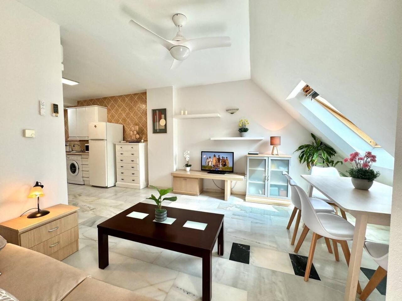 Cyv Fun Beach & Relax 1 Bed 1 Bath Фуeнхирола Стая снимка